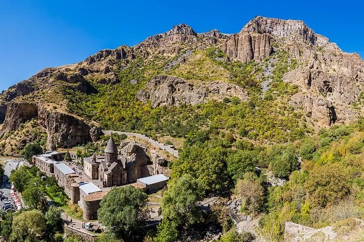 Монастырь Гегард, высеченный в скале