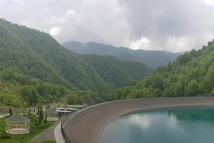 Горный курорт Габала в предгорьях Кавказа