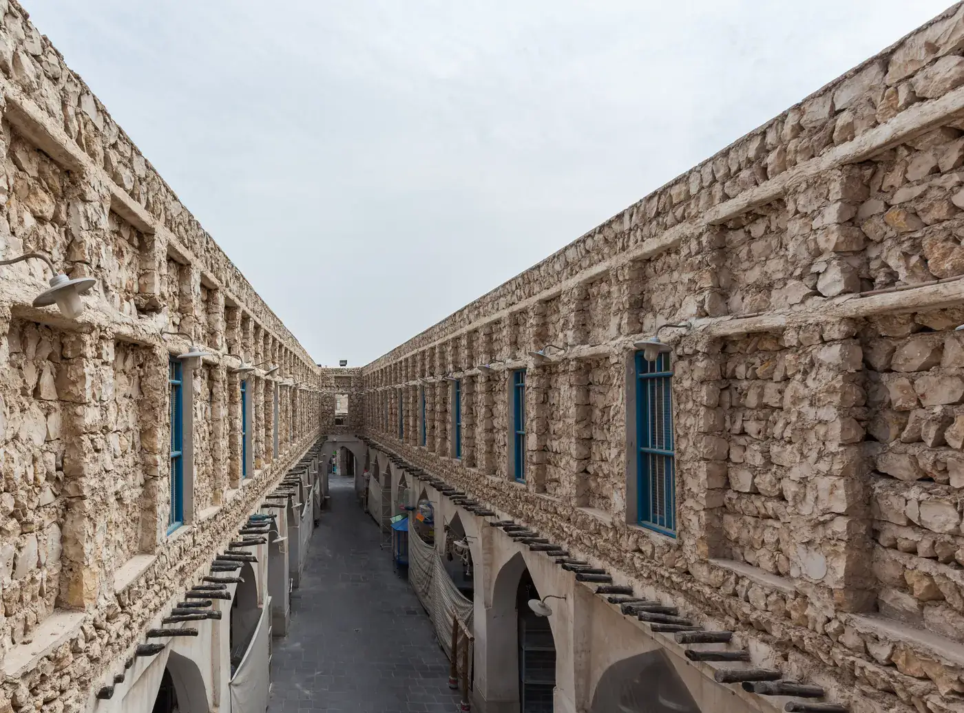 Souq Waqif — традиционный рынок Дохи с лавками специй и кафе