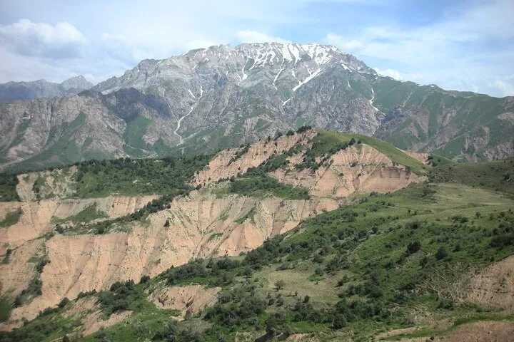 Горы Чимгана и Чарвакское водохранилище